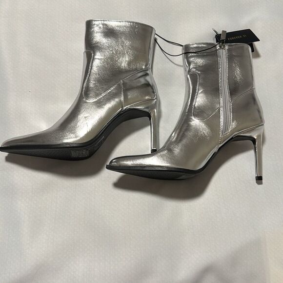 Silver Boots Womens 6 Zip Heels - Picture 1 of 4